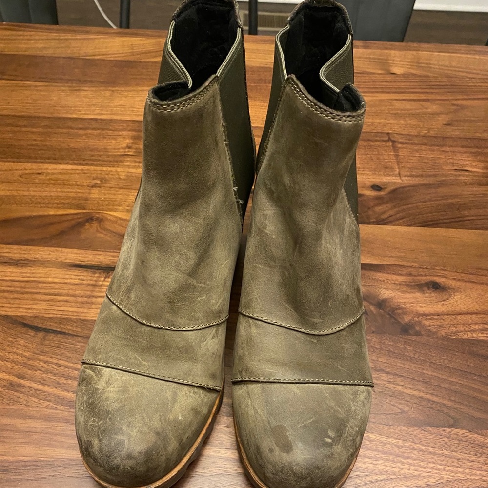 JOAN OF ARCTIC WEDGE II CHELSEA BOOTIE size10